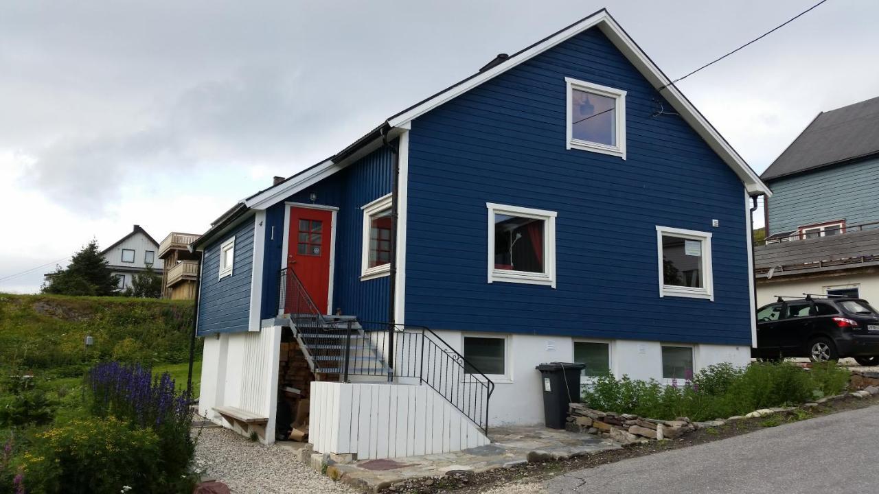 Blue House II At The End Of The World Apartamento Mehamn Exterior foto